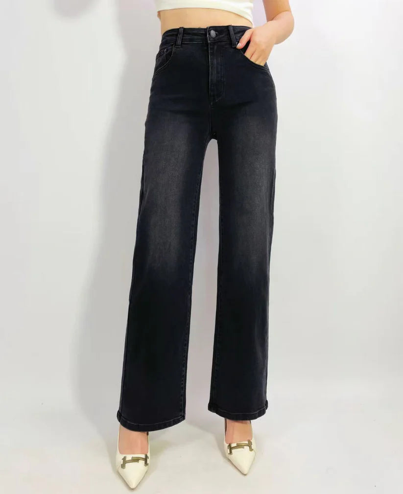 Chloe Stretch Straight Jeans